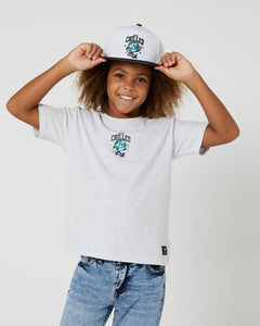 This Kids Chill Short Sleeve Tee by Alphabet Soup is made of 100% grey marle cotton jersey and features a ribbed crew neckline, straight hemline, and short sleeves. The centred print on the chest adds a stylish touch.