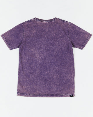 Alphabet Soup's Kids Go To Pocket Tee for boys aged 2-7. Featuring 100% cotton jersey in an acid wash purple colourway, short sleeves, ribbed crew neck, acid wash and pocket chest.